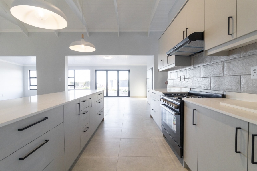 4 Bedroom Property for Sale in Da Gama Bay Western Cape